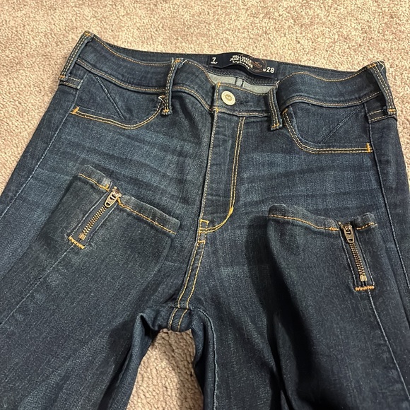 Hollister / High Rise Jean Jeggings / Size 28 - Picture 6 of 11